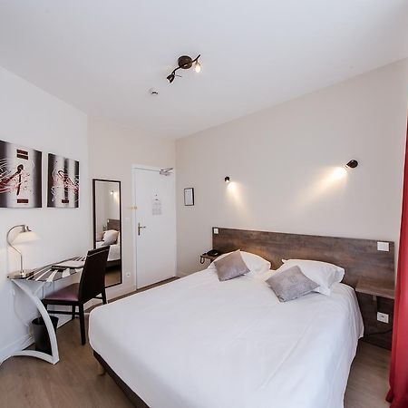 Logis Hotel - Le Petit Bellon Senlis  Ngoại thất bức ảnh