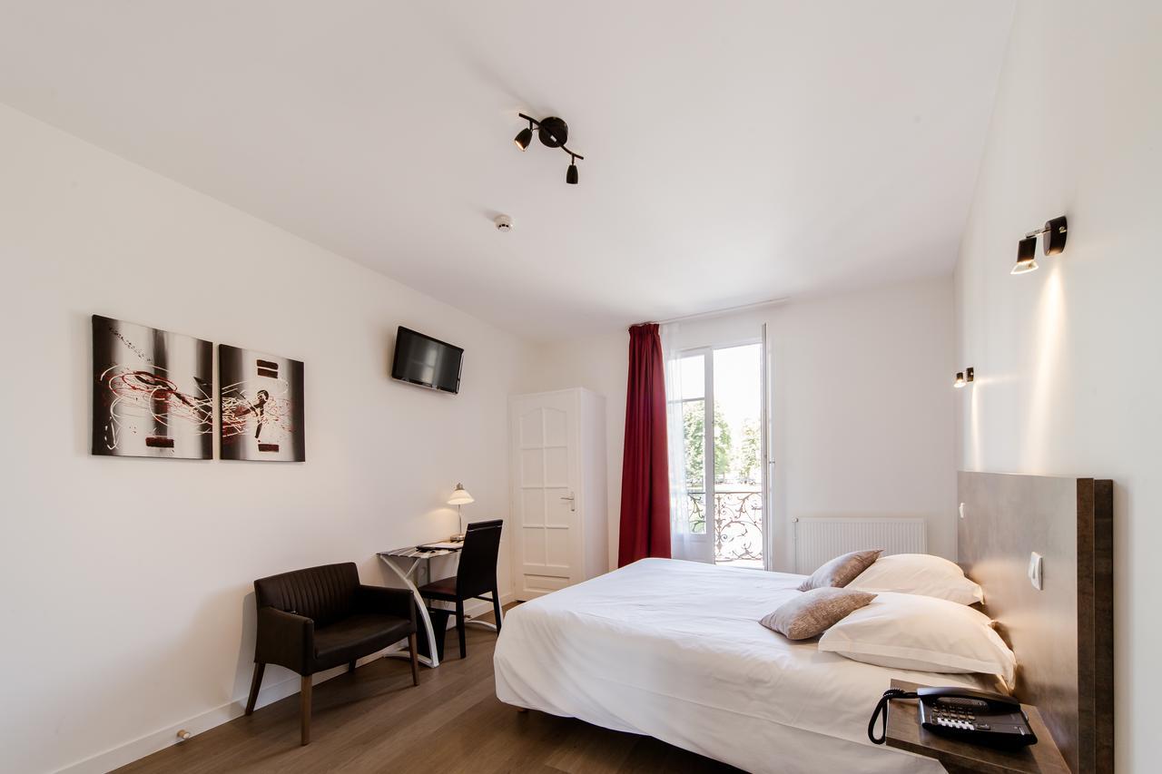 Logis Hotel - Le Petit Bellon Senlis  Ngoại thất bức ảnh