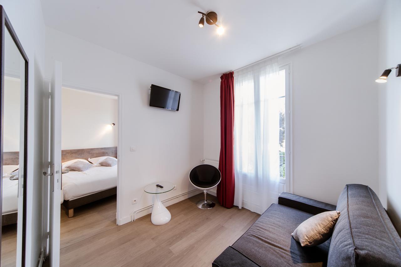 Logis Hotel - Le Petit Bellon Senlis  Ngoại thất bức ảnh