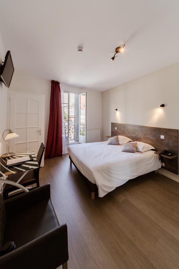 Logis Hotel - Le Petit Bellon Senlis  Ngoại thất bức ảnh