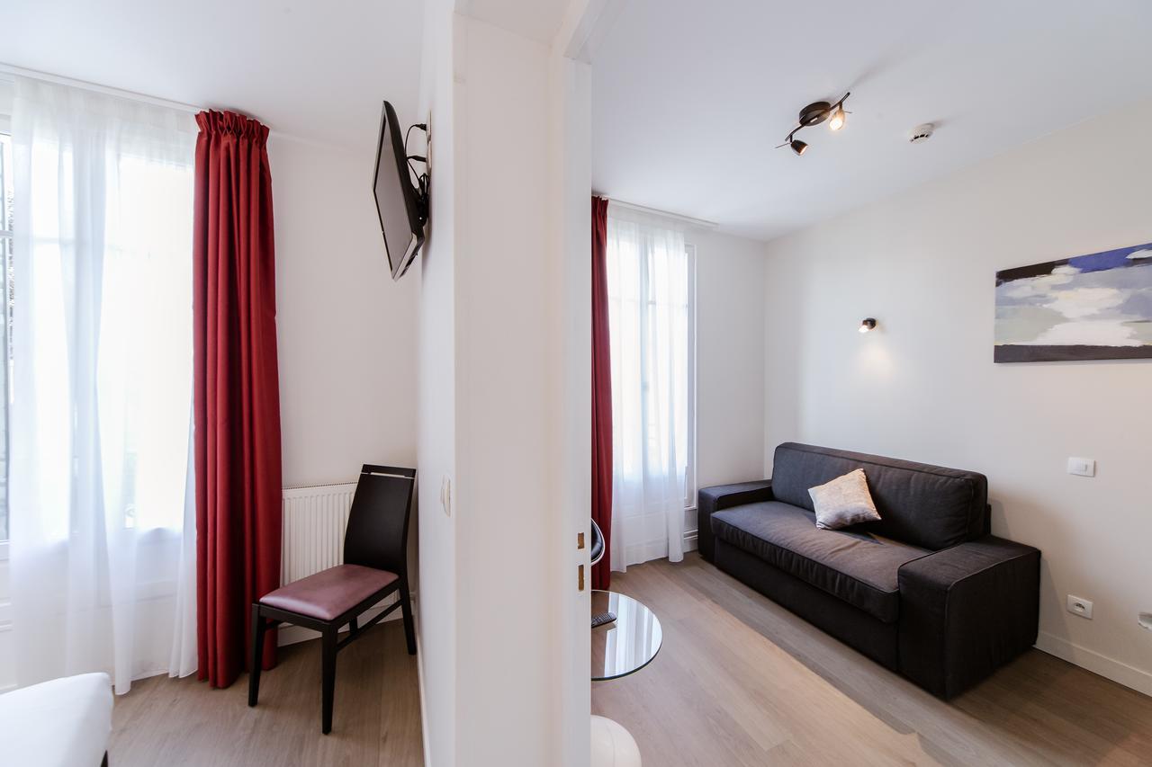 Logis Hotel - Le Petit Bellon Senlis  Ngoại thất bức ảnh